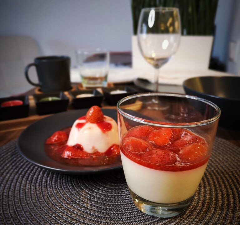 Read more about the article Panna Cotta Maasikatega